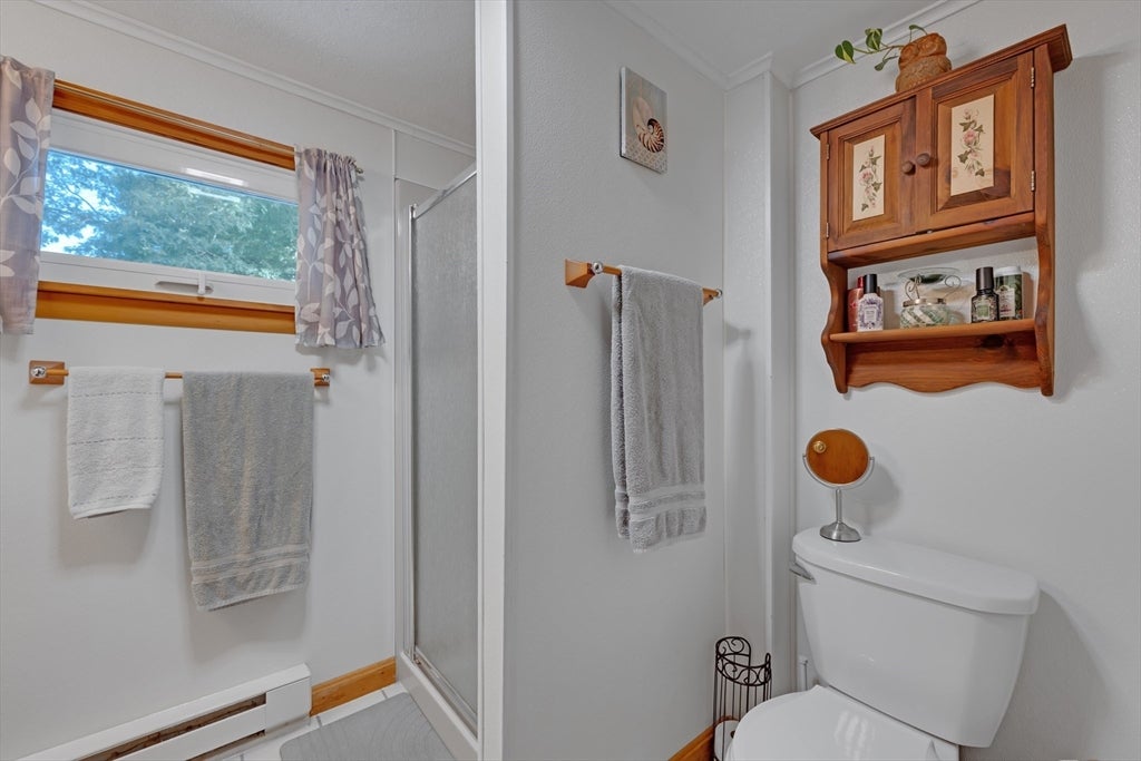 8 Shore Dr, Holland, MA Photo #13