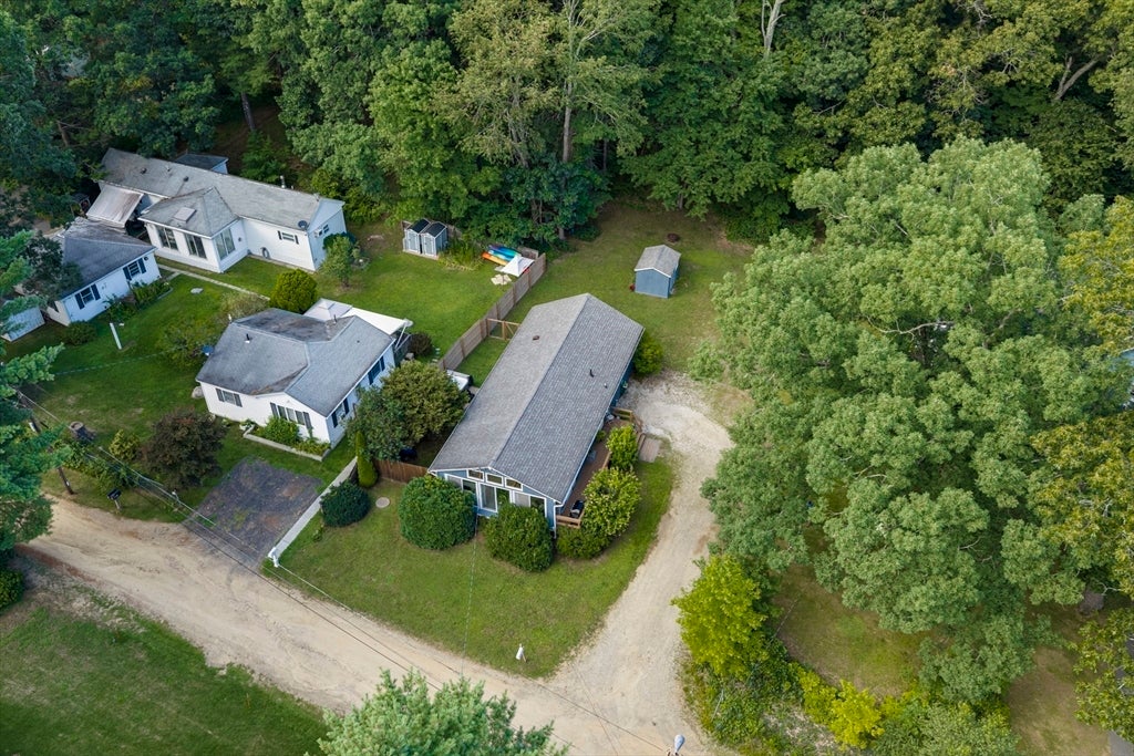 8 Shore Dr, Holland, MA Photo #3