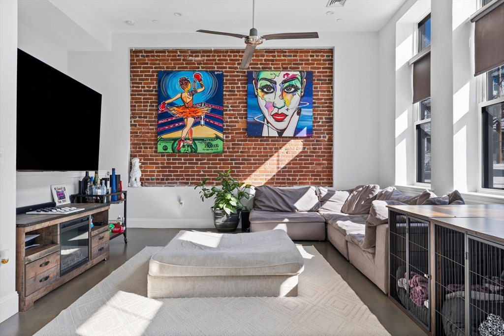 50 Floyd St 4