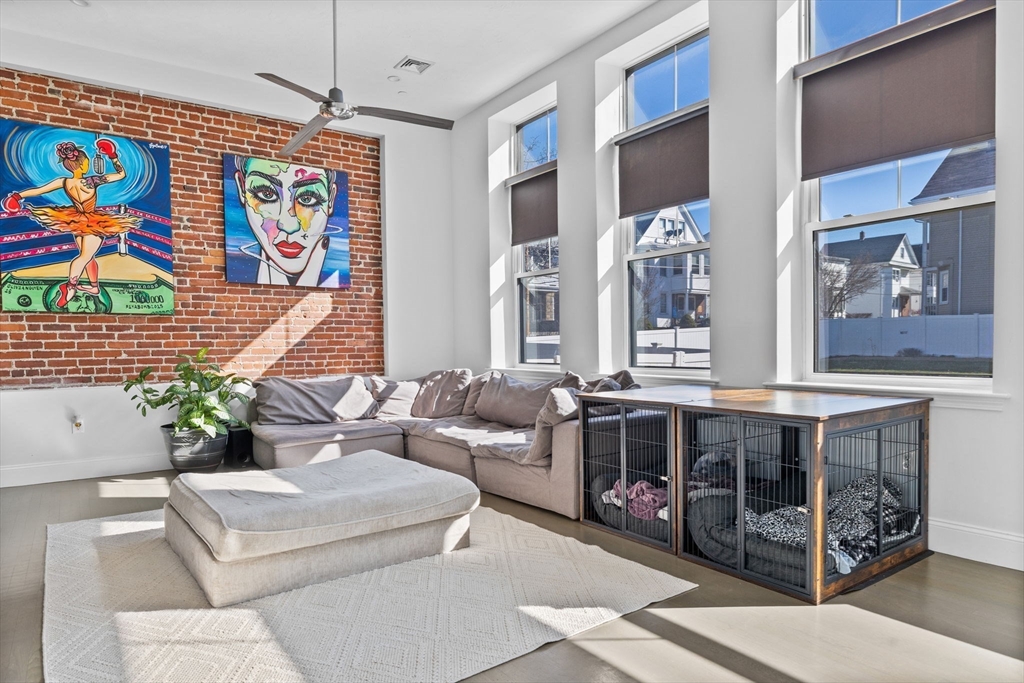 50 Floyd St 4