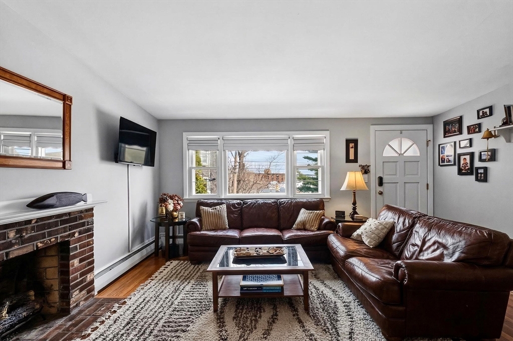 23 Bellingham Avenue