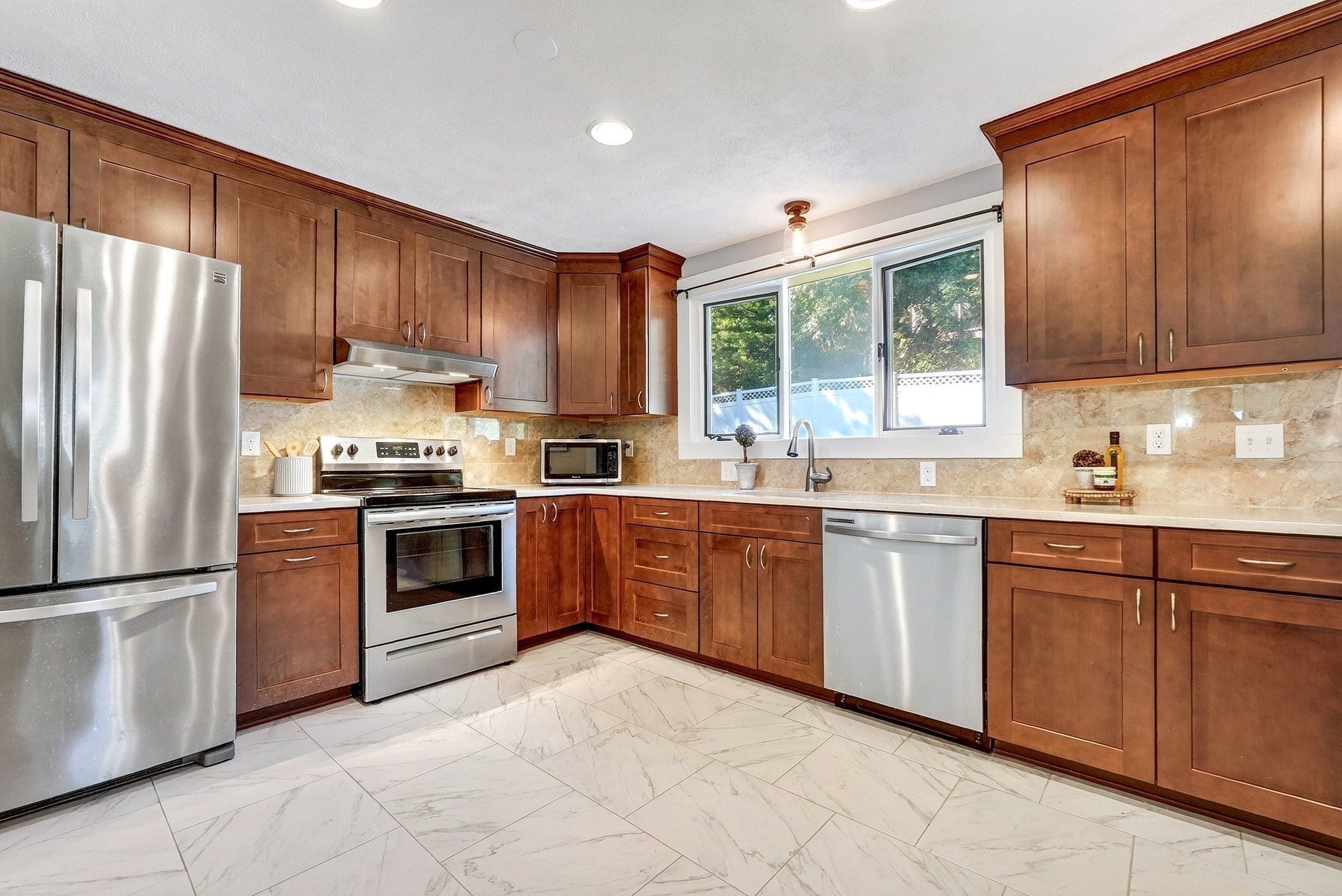 51 Lindenwood Road, Stoneham, MA Photo #12