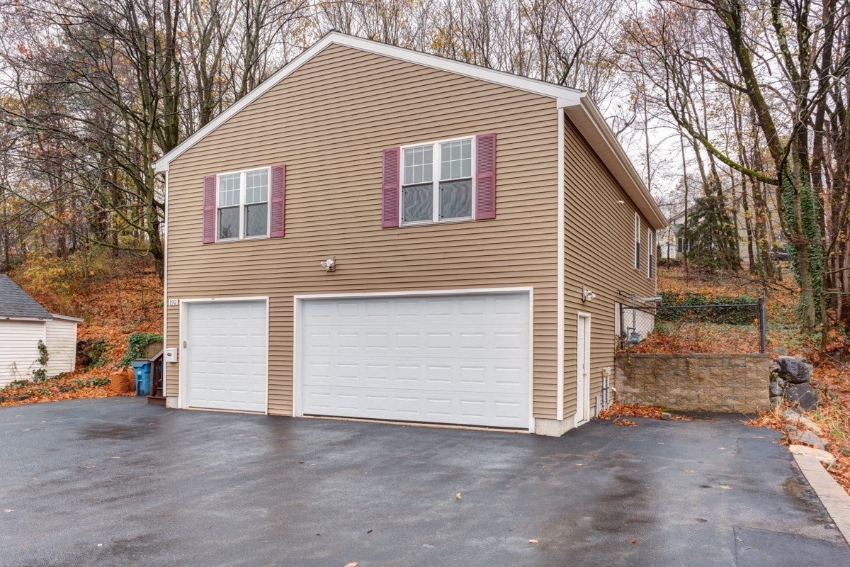 Click for 192 Neponset #1, Canton, MA slideshow
