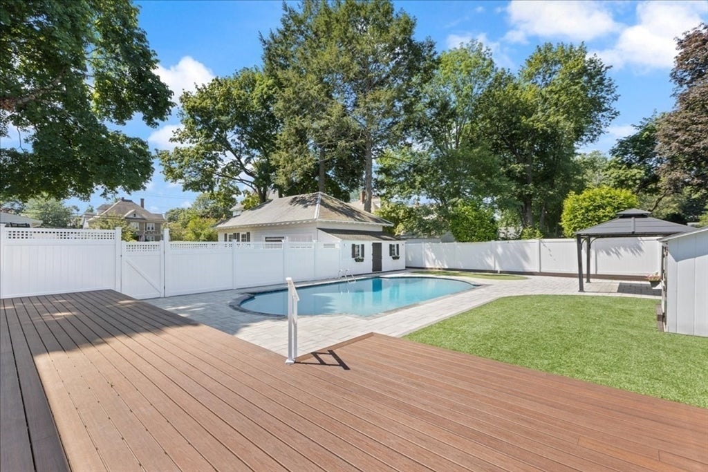 14 Stratford Rd