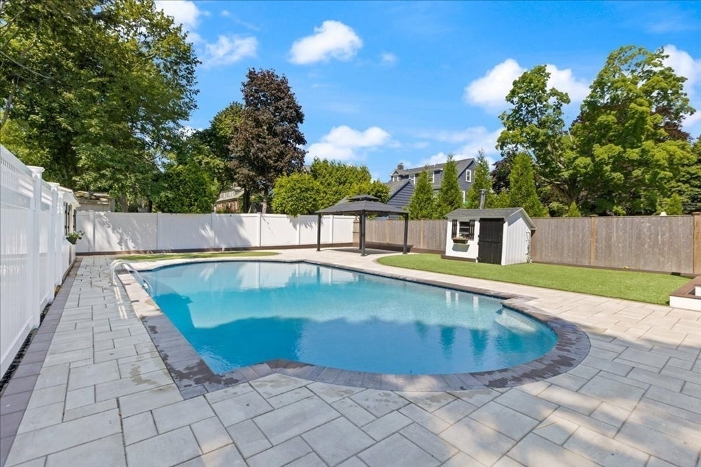 14 Stratford Rd