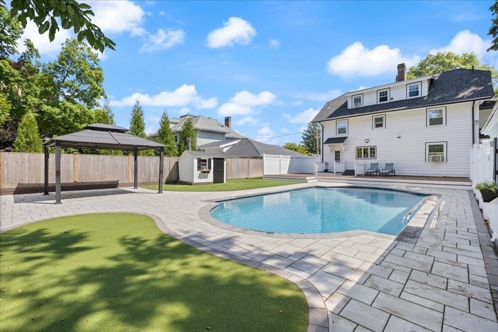 14 Stratford Rd