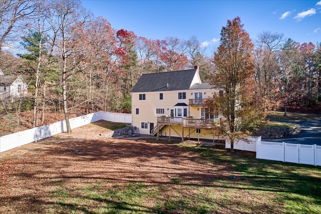 15 Arnold Mills Rd