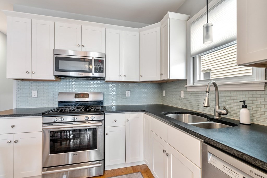 995 Dorchester Ave 1