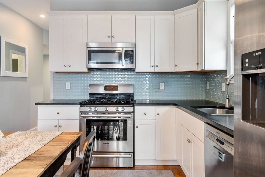 995 Dorchester Ave 1