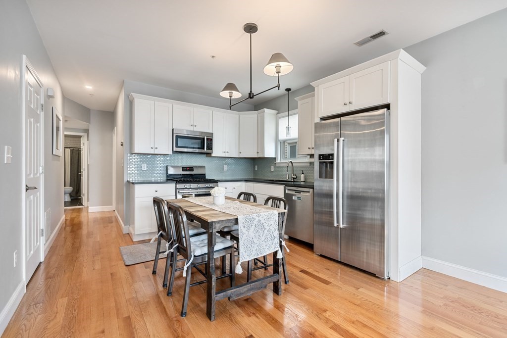 995 Dorchester Ave 1