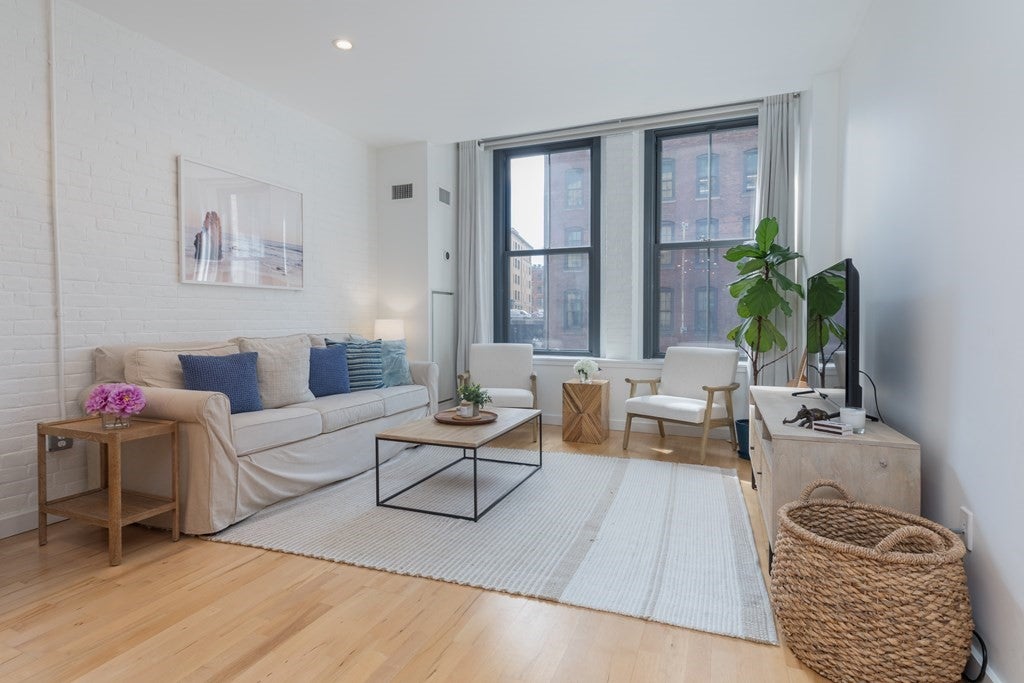 346 Congress St #209, Boston, MA Photo #2
