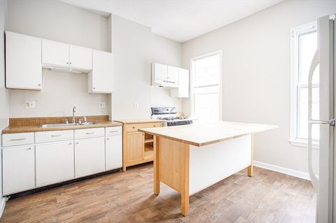 Photo of 193 Beech Street #193, Holyoke, MA 01040 (MLS # 73462915)