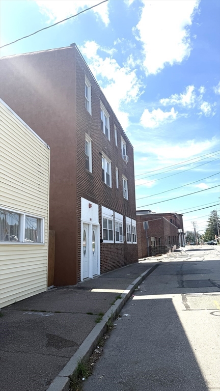 99 Newbury Ave