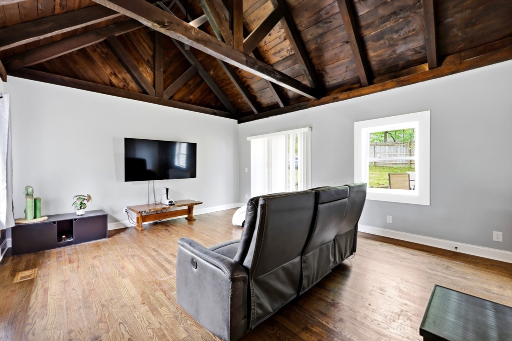 64 S Cottage Rd, Holland, MA Photo #12