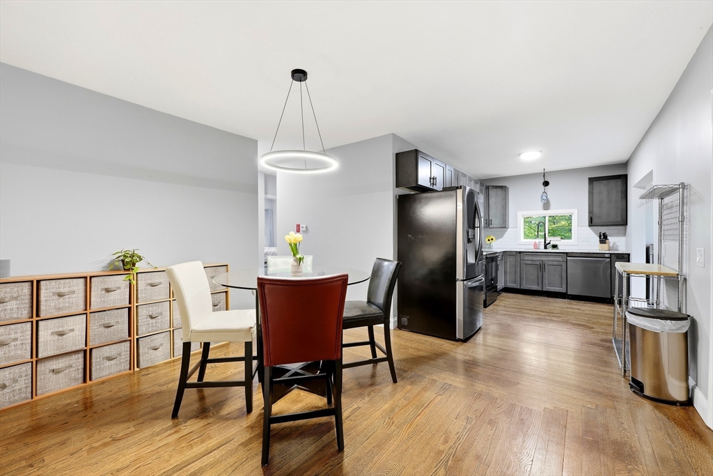 64 S Cottage Rd, Holland, MA Photo #4