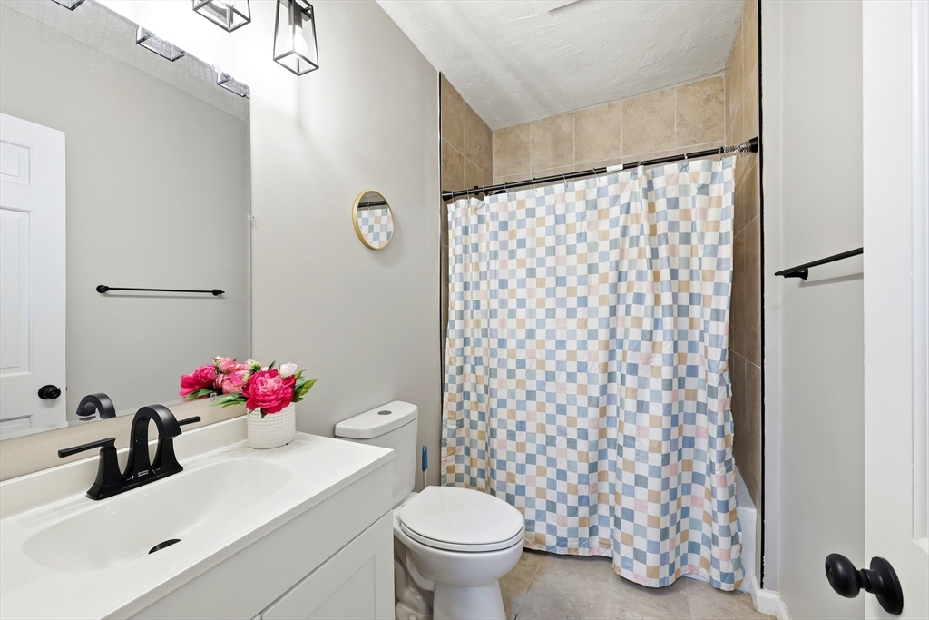 64 S Cottage Rd, Holland, MA Photo #11