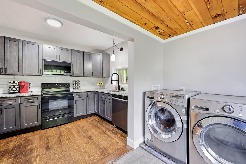 64 S Cottage Rd, Holland, MA Photo #9