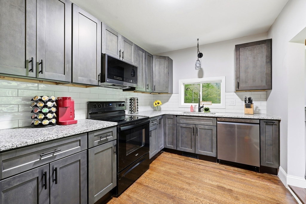 64 S Cottage Rd, Holland, MA Photo #6