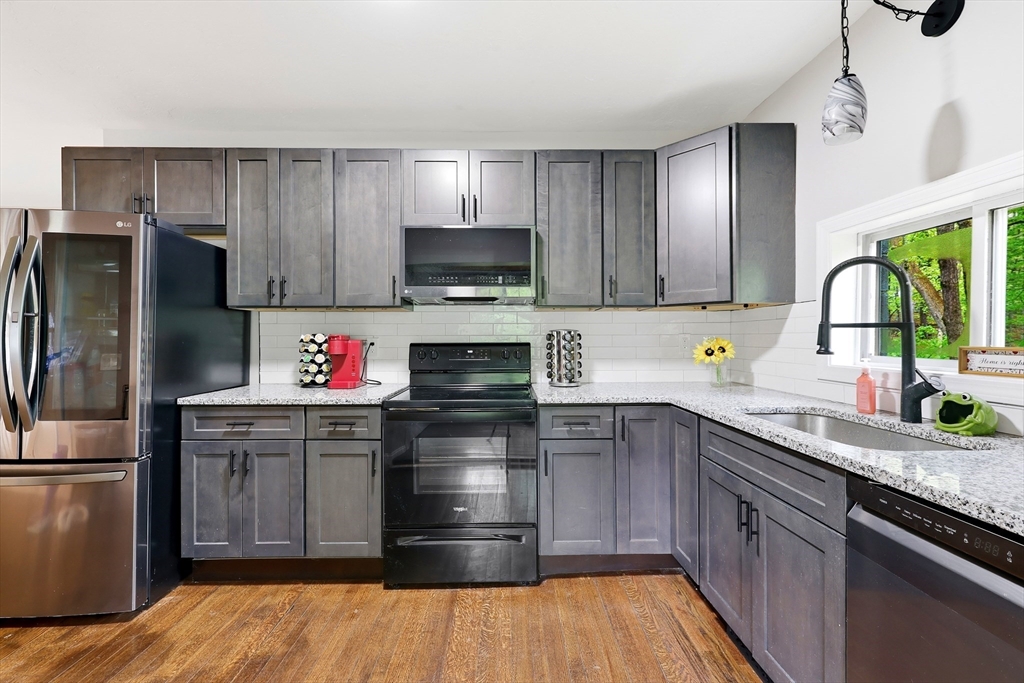 64 S Cottage Rd, Holland, MA Photo #5