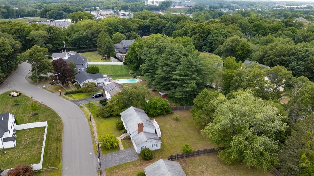 9 Eugene Rd, Burlington, MA Photo #4