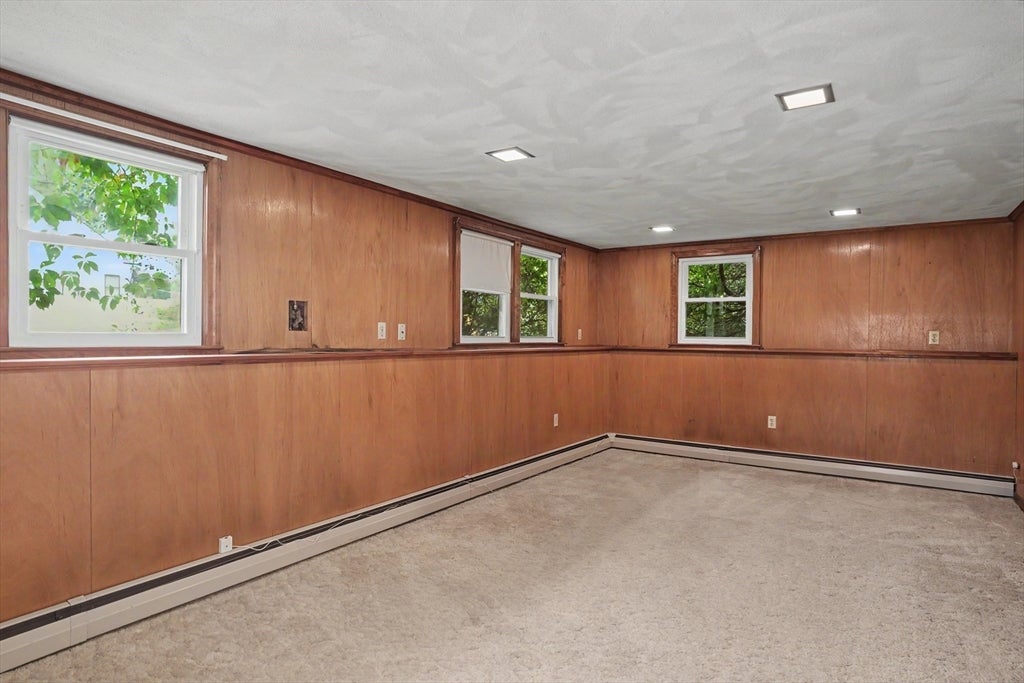 9 Eugene Rd, Burlington, MA Photo #18