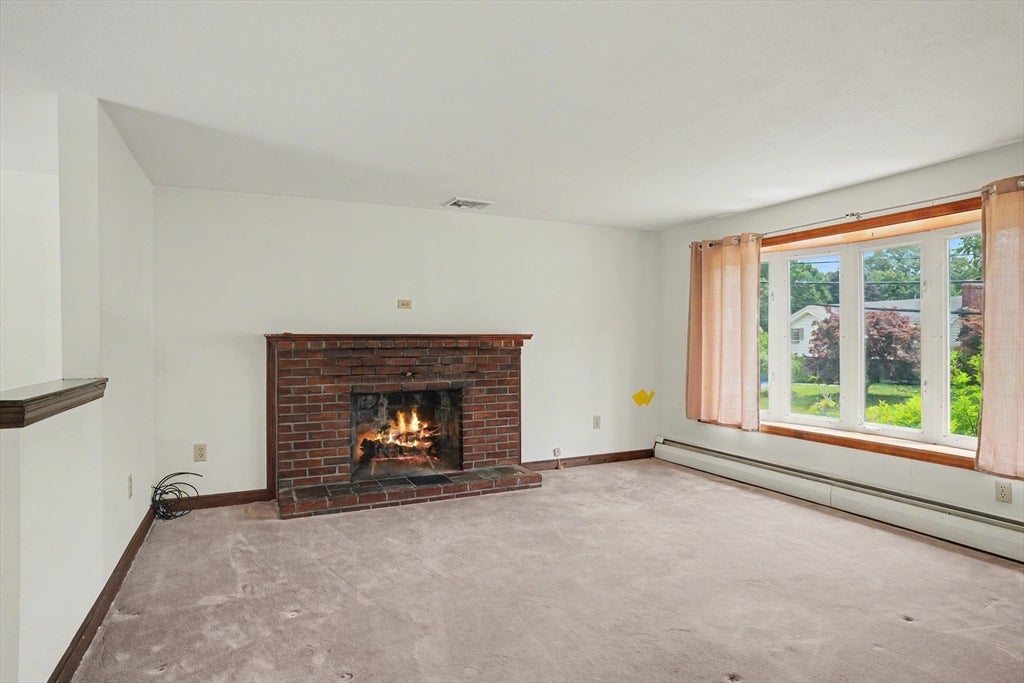 9 Eugene Rd, Burlington, MA Photo #6