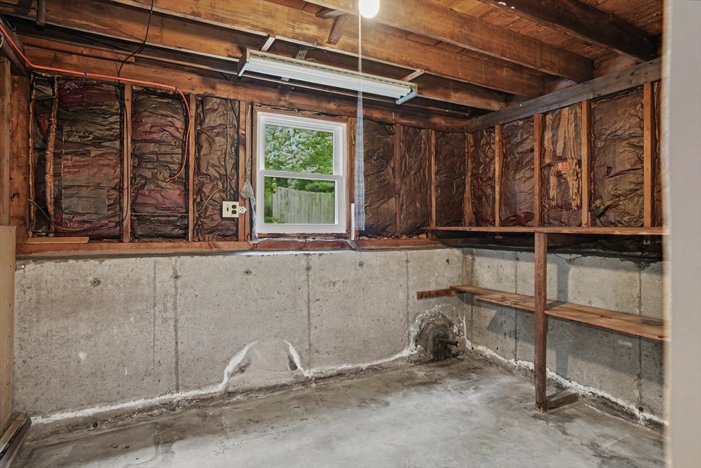 9 Eugene Rd, Burlington, MA Photo #23