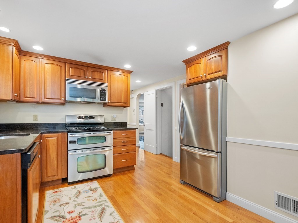 220 Westminster Avenue