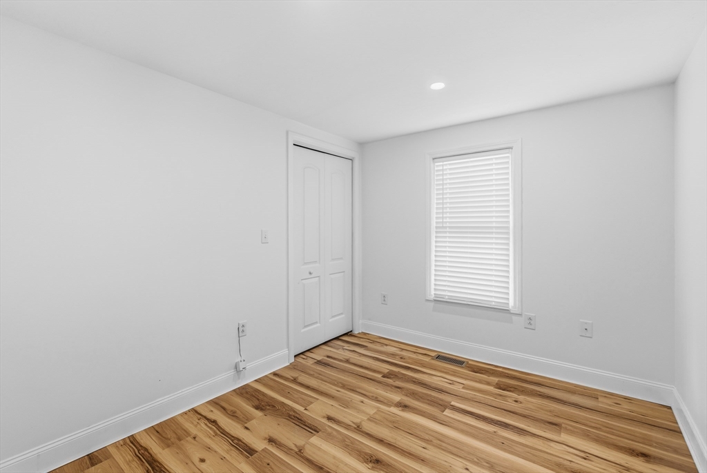 8 Cottage St, Wareham, MA Photo #11