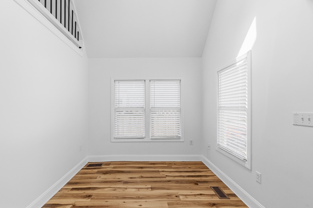 8 Cottage St, Wareham, MA Photo #16