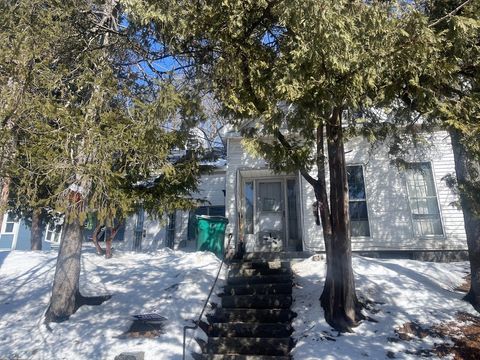 102 Pleasant St Fitchburg MA 01420