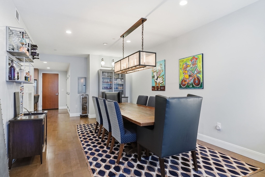 150 Dorchester Ave 215