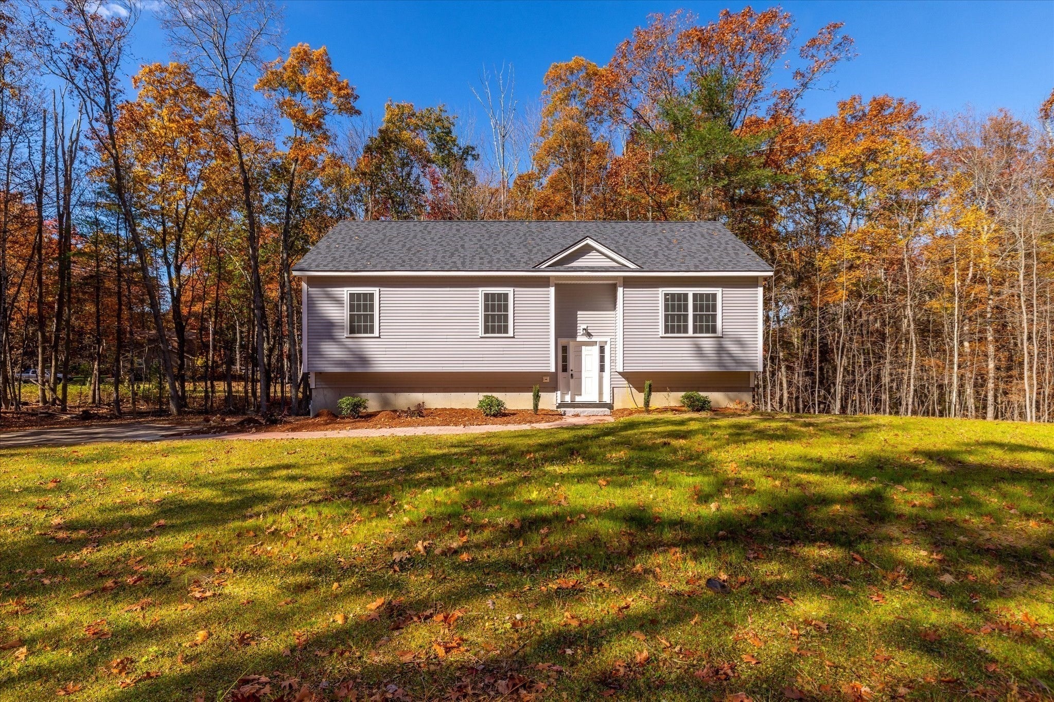 Photo of 47 Brookfield Rd, North Brookfield, MA