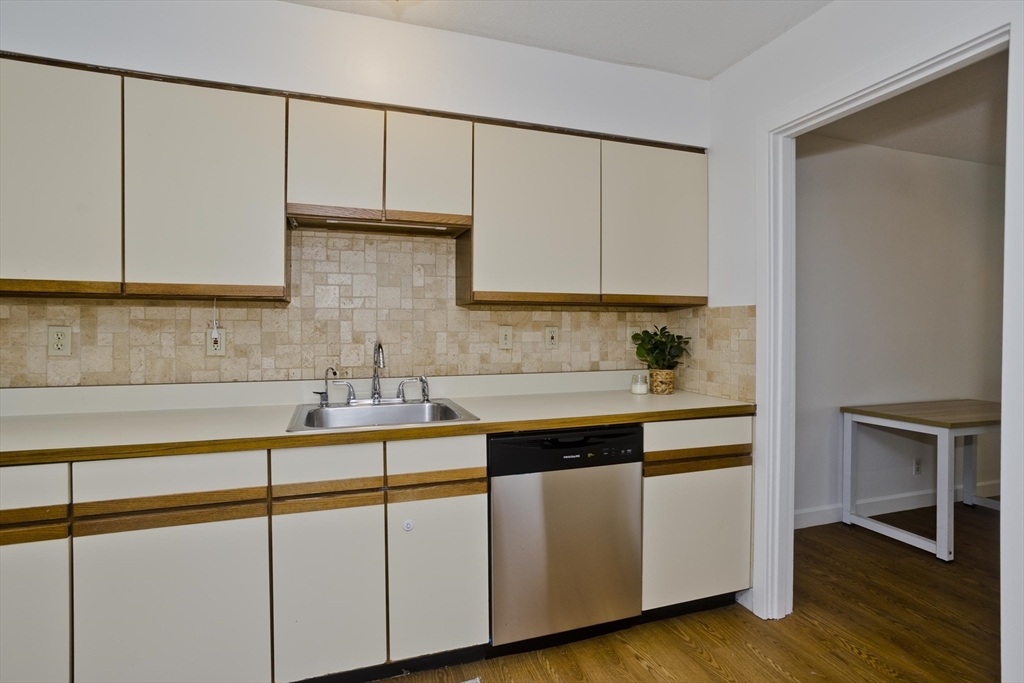 83 Horseshoe Dr 83