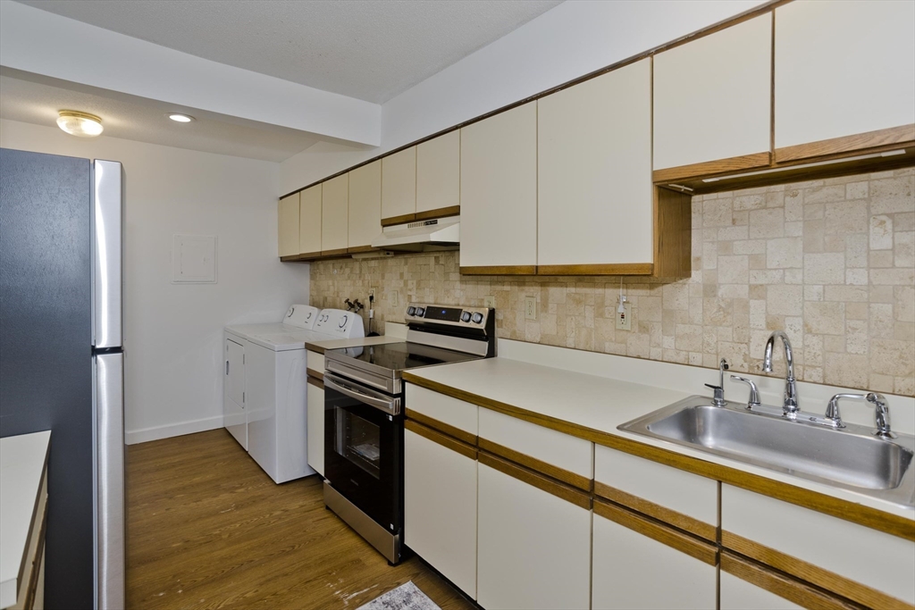 83 Horseshoe Dr 83