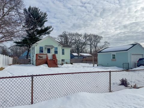 28 Burgess Dr Warwick RI 02886