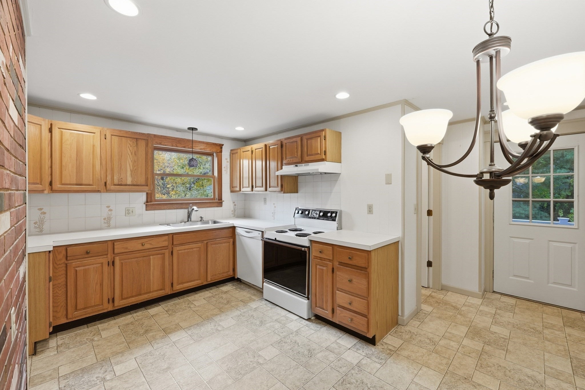 206-208 School St, Northbridge, MA, 206-208 School St, Northbridge, MA Photo #26