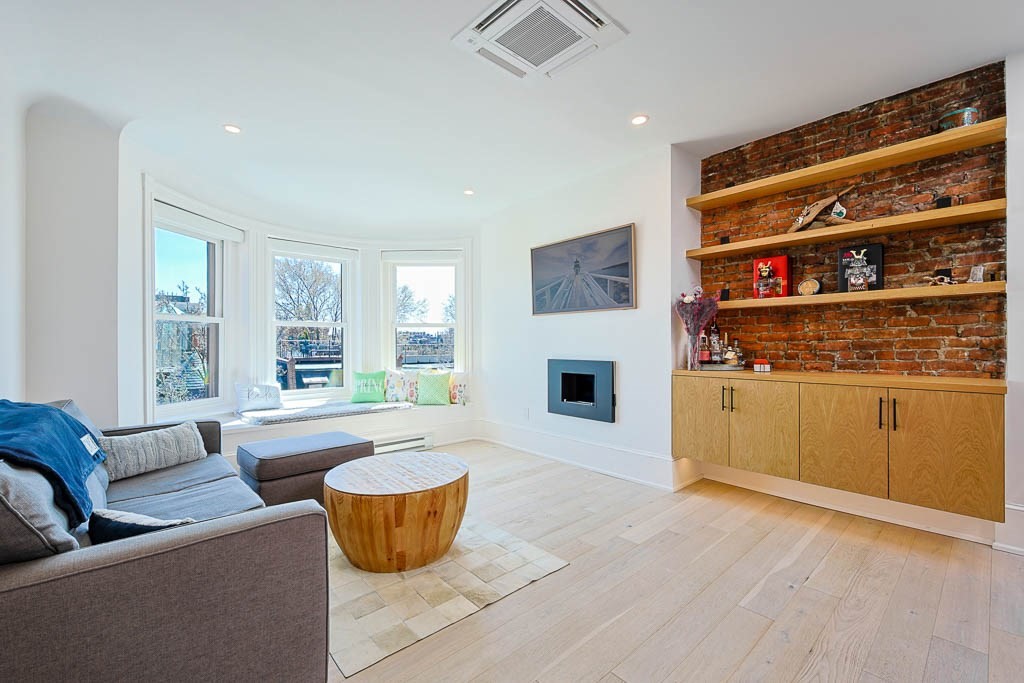123 Saint Botolph St 9