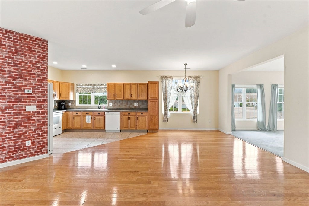 12 Summerfield Dr #12, Uxbridge, MA Photo #6