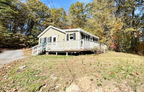 521 Rollstone Rd Fitchburg MA 01420