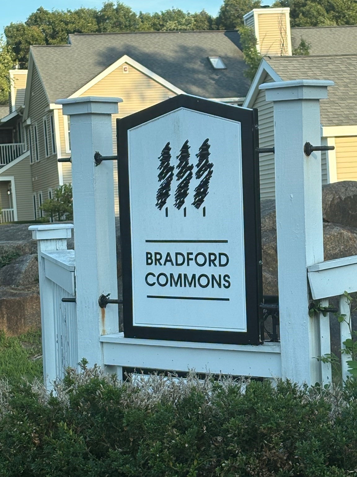 105 Bradford Commons Ln