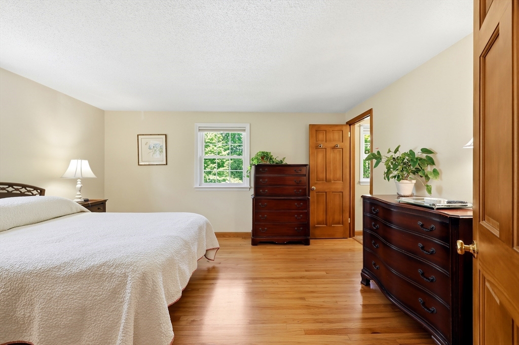 9 Meadowbrook Drive, Hadley, MA Photo #18