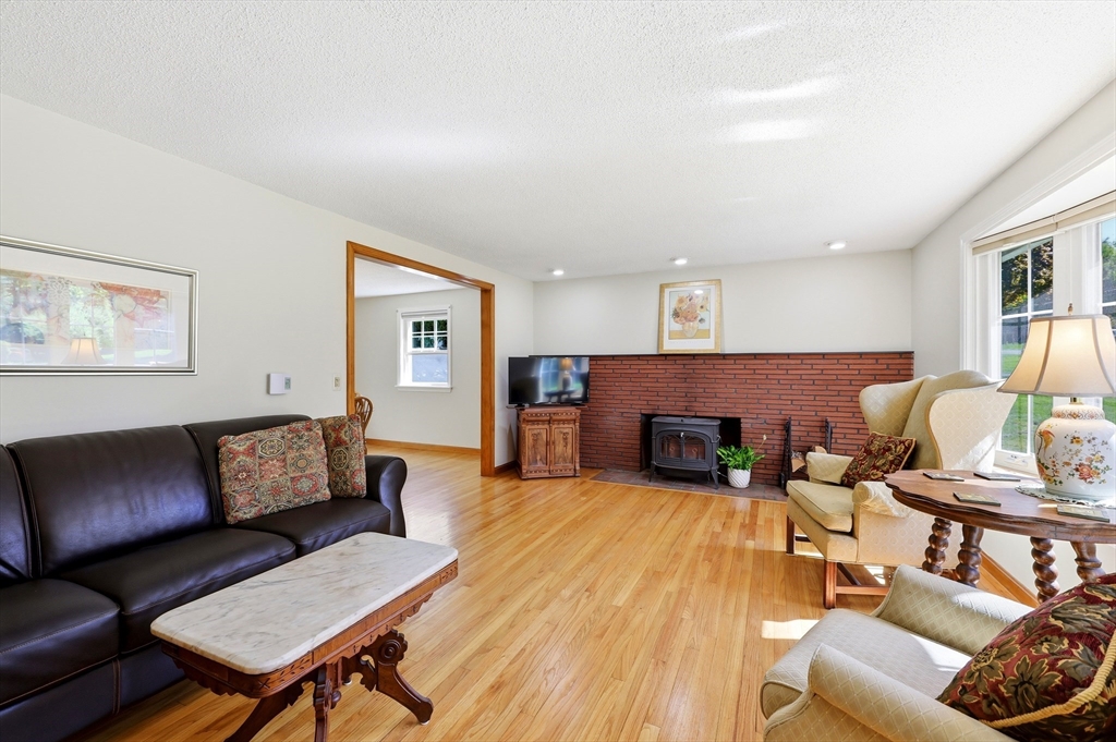 9 Meadowbrook Drive, Hadley, MA Photo #7