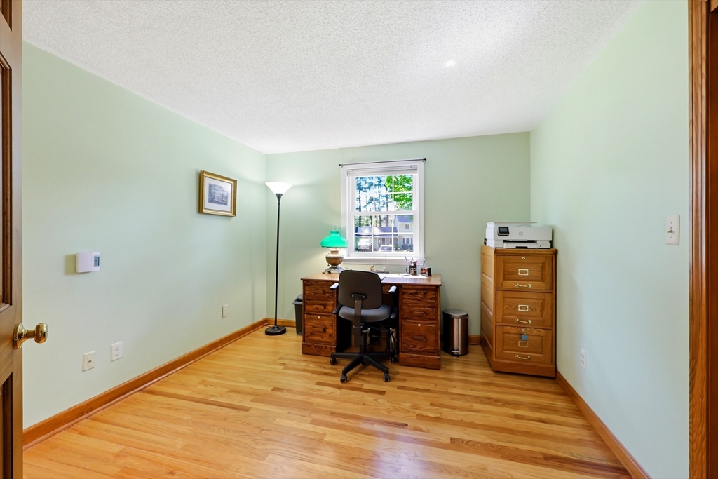 9 Meadowbrook Drive, Hadley, MA Photo #23