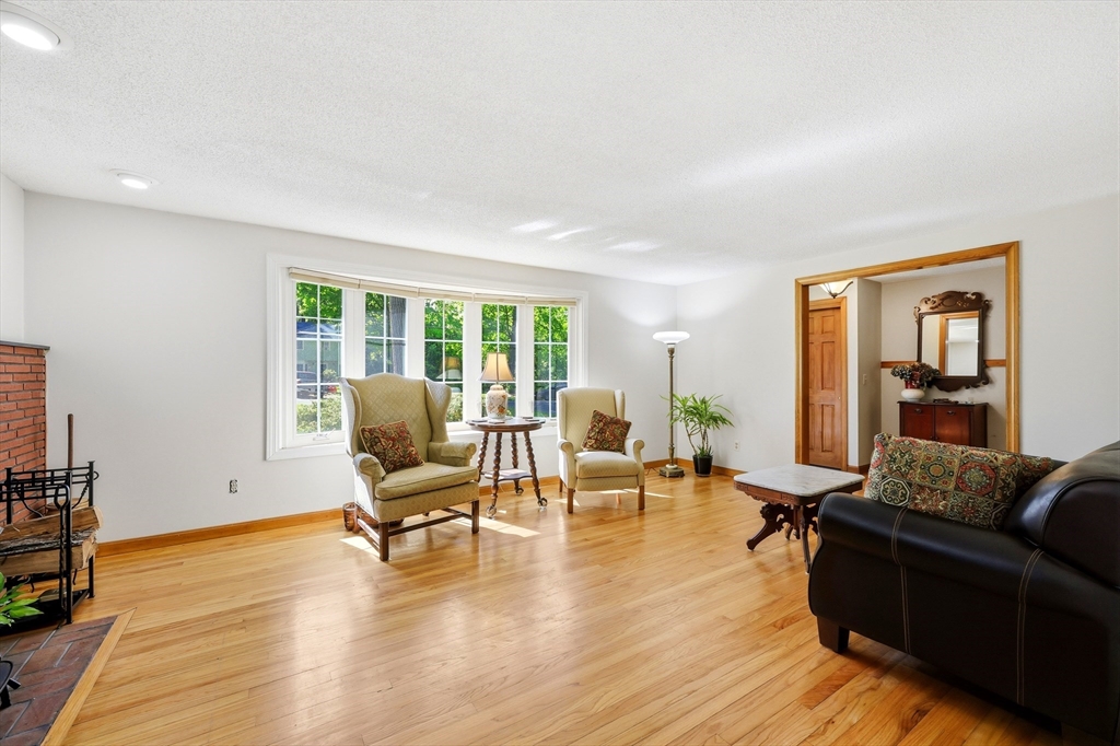 9 Meadowbrook Drive, Hadley, MA Photo #12