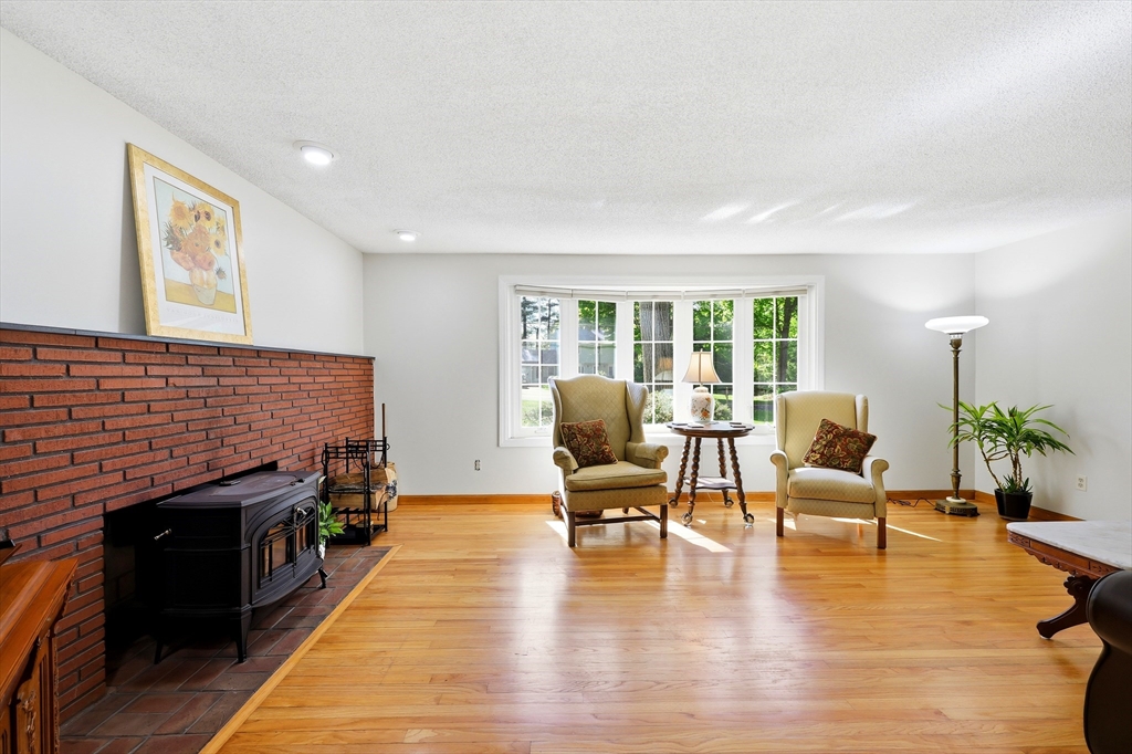 9 Meadowbrook Drive, Hadley, MA Photo #11