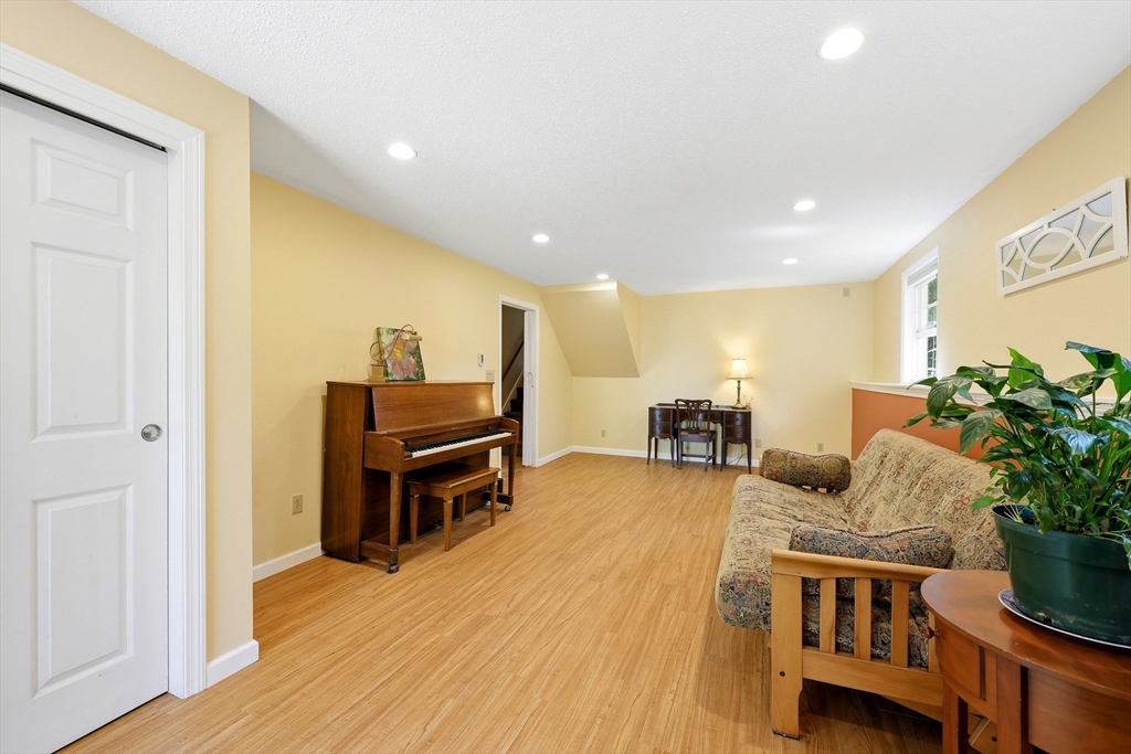 9 Meadowbrook Drive, Hadley, MA Photo #29