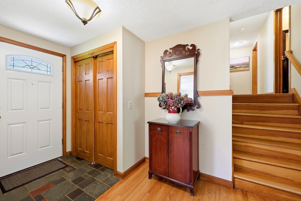 9 Meadowbrook Drive, Hadley, MA Photo #13