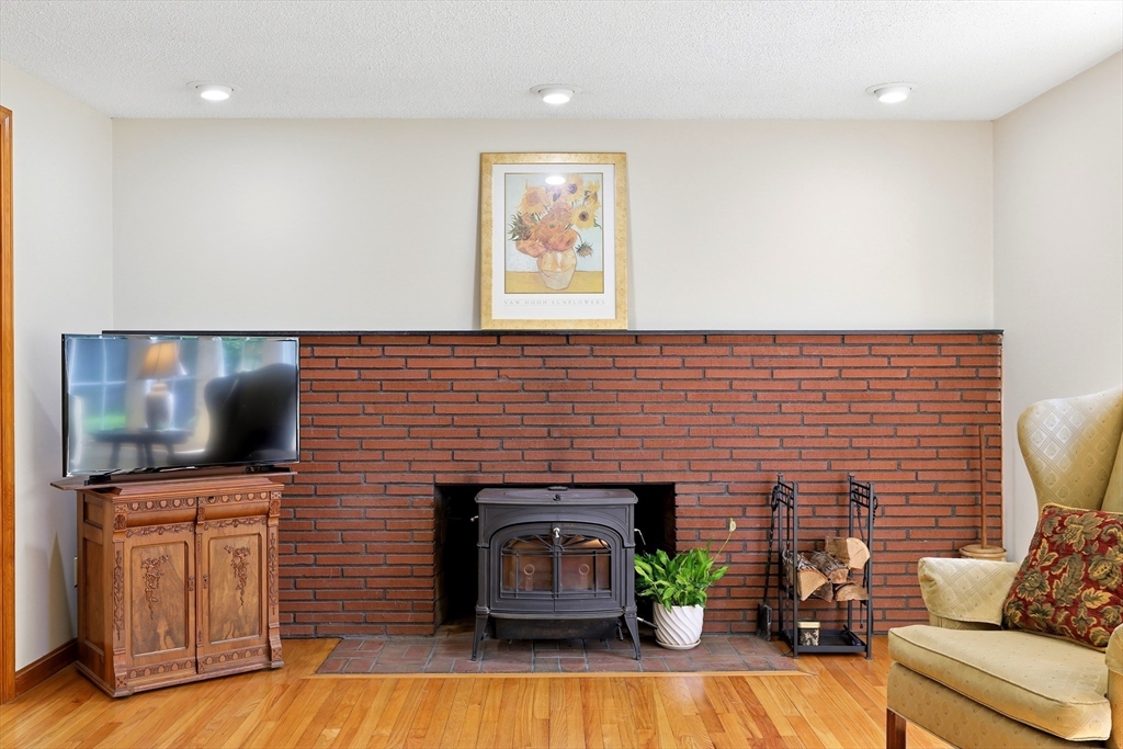 9 Meadowbrook Drive, Hadley, MA Photo #10