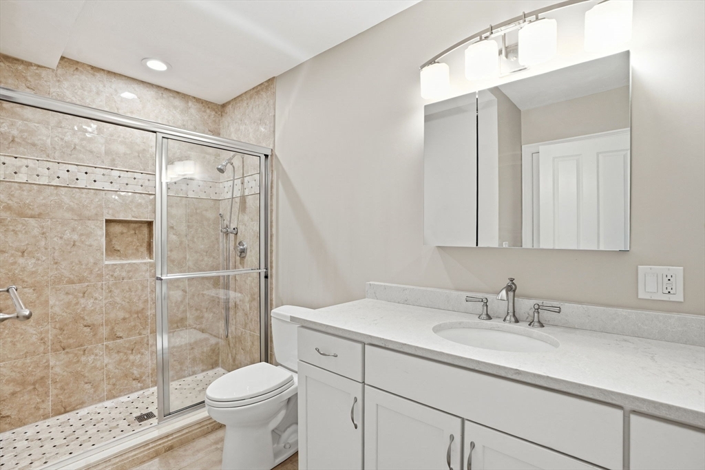 60 Lenox St #11, Norwood, MA Photo #17